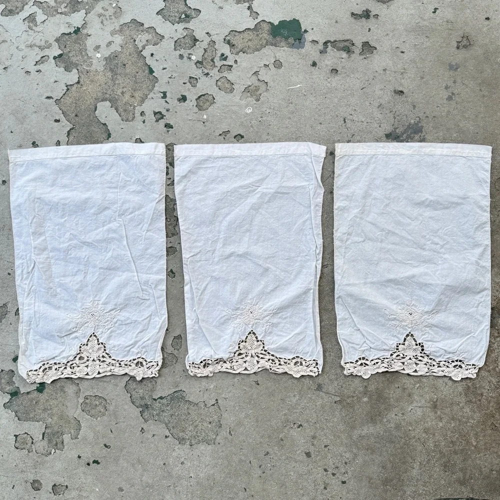 Set of 3 White Linen Table Napkins